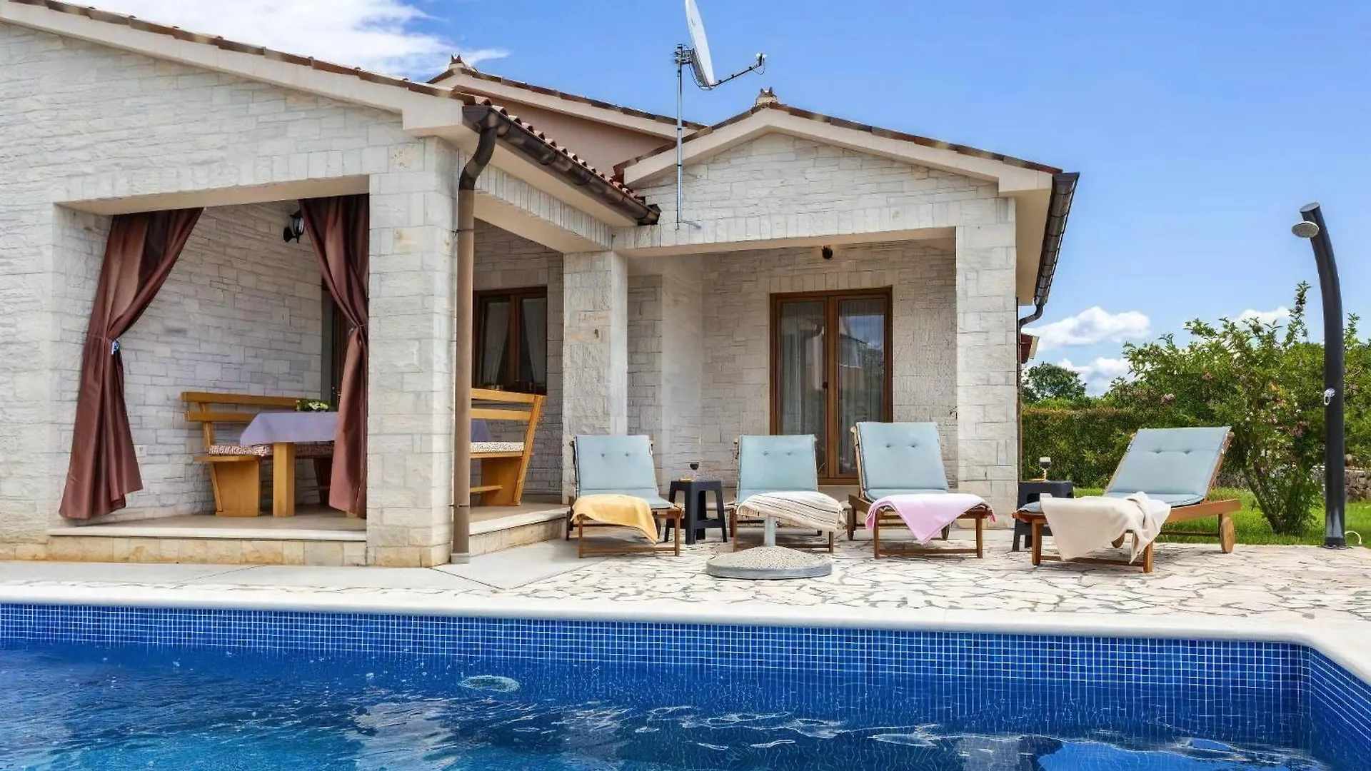 Villa Mirela Mit Garten Und Einem Schoenen Pool Barban Ferienhaus