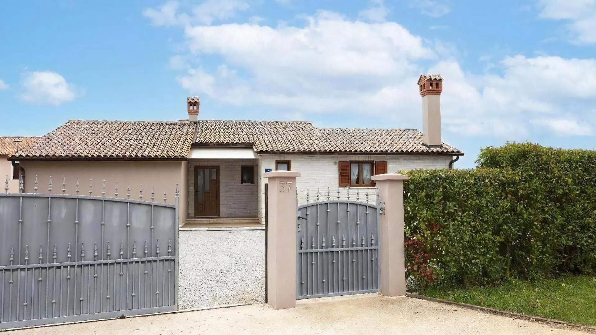 Villa Mirela Mit Garten Und Einem Schoenen Pool Barban Ferienhaus